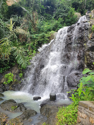 East Bali Escape: Gates of Heaven, Royal Pools & Hidden Falls